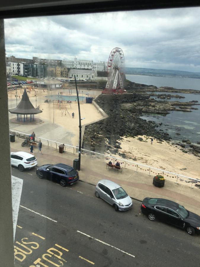 On The Prom Aparthotel Portstewart Eksteriør bilde
